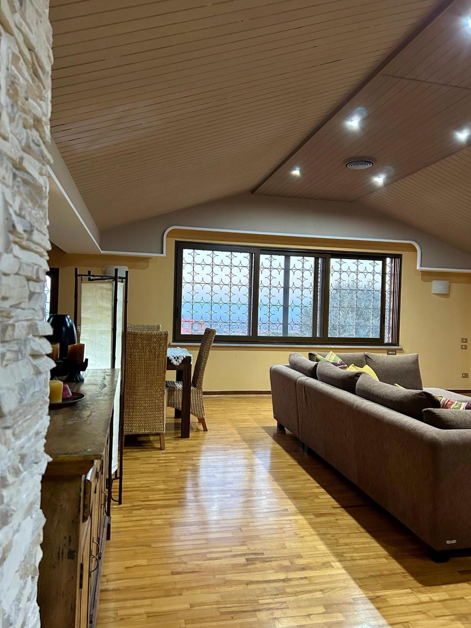 "The Attic" - Terrazza Con Vista & Parcheggio Gratuito Apartment Marano di Napoli Exterior photo